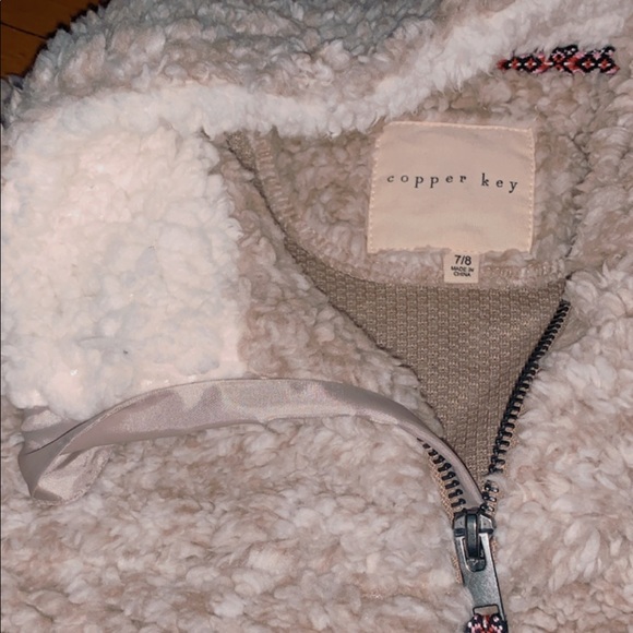 Fuzzy jacket - Picture 3 of 6